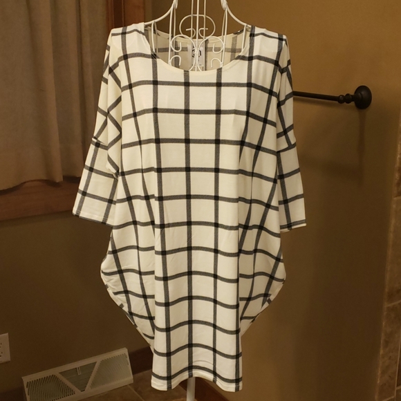 Agnes & Dora Tops - Agnes & Dora black and white top